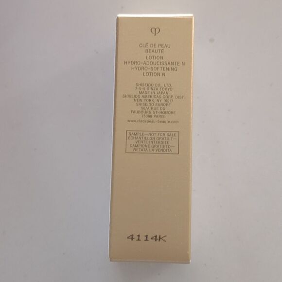 CLÉ DE PEAU BEAUTÉ Hydro-Softening Lotion Serum Moisturizer Primer NEW - Picture 3 of 4